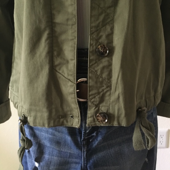 Banana Republic Cropped Utility Shirt Jacket - Picture 3 of 7